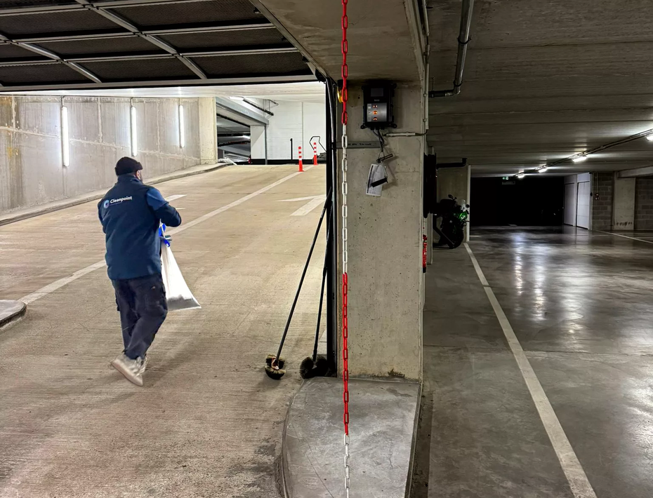 Garage complex 1